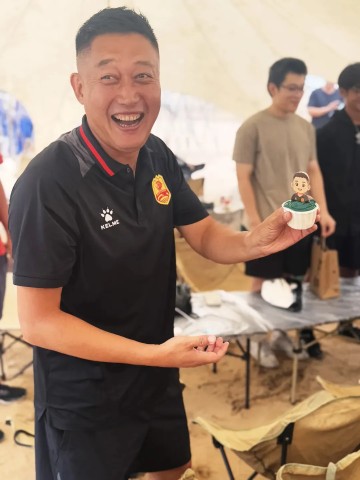 kaiyun-只上1天班！曝王霄已从中超升班马离任
